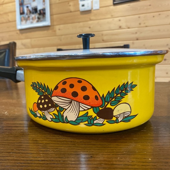 Sears Other - 1970s Vintage Sears Merry Mushroom 2qt. Heavy enamel Cooking Pot Yellow/White